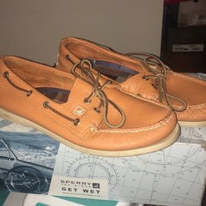 Men’s Sperry boat shoes